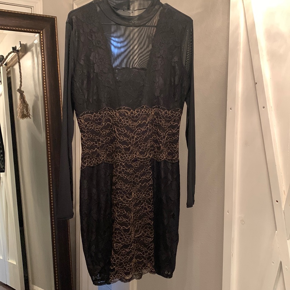 🔥Guess- Los Angeles, Black and Gold, Sleeved Dress